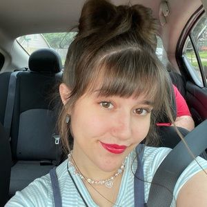 Meet your Posher, Mallory